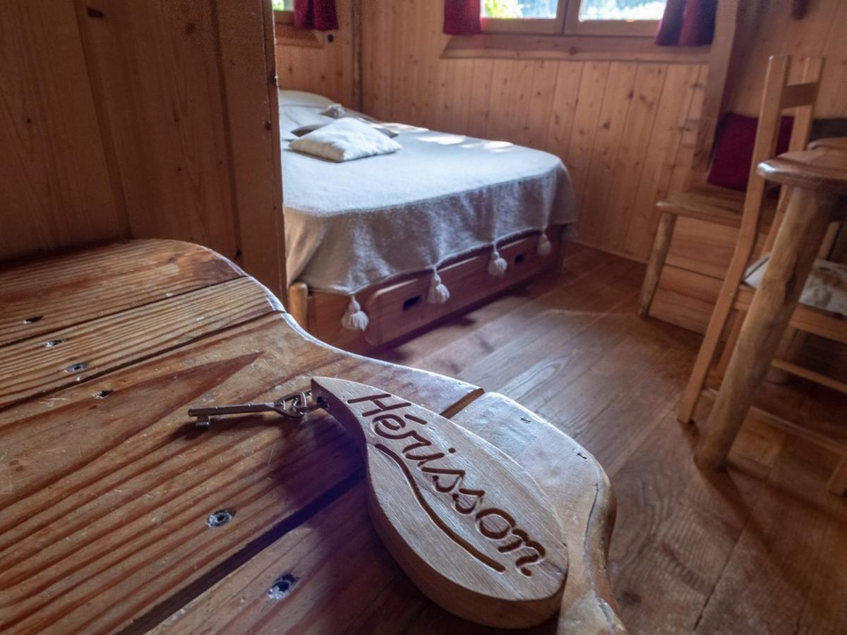 Les Cabanes De Labrousse Saint-Julien-Labrousse Exteriér fotografie